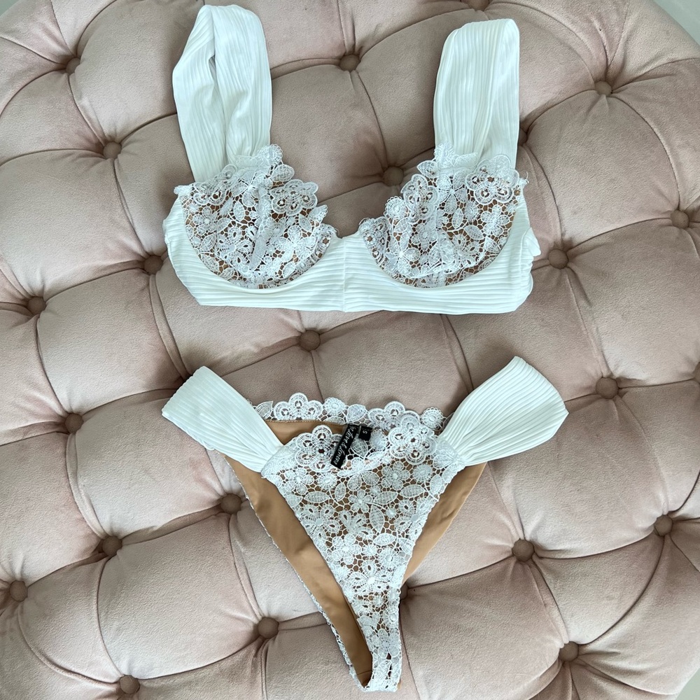 For Love & Lemons Daisy Lace Bikini Set in White - XS Top S Bottom - NEVER WORN
